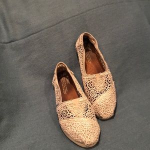 Toms- Crotchet (Ivory)